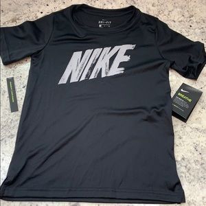 NWT Nike Black “Breathe” Boys Shirt - Small